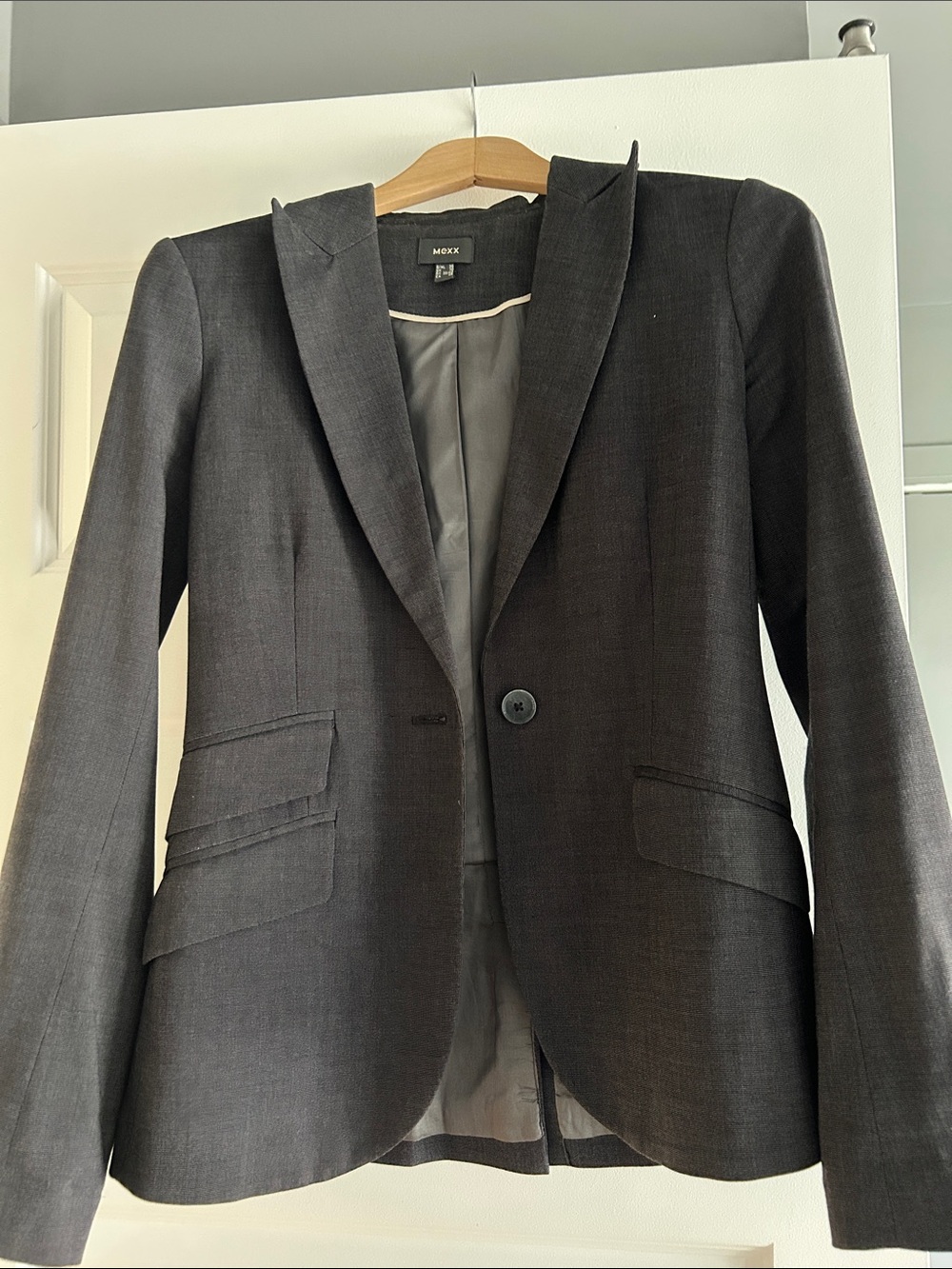 Mexx women’s Charcoal Single-Button Notch Lapel Blazer